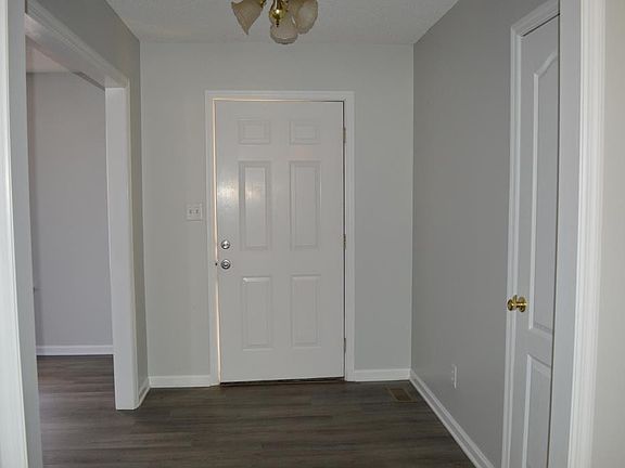 4th image of 116 Fair Oaks Ct NE