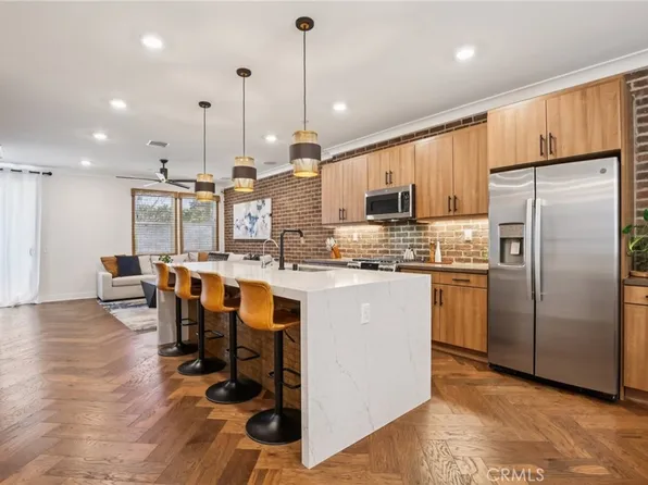 831 S Grable Cir, Orange, CA 92868