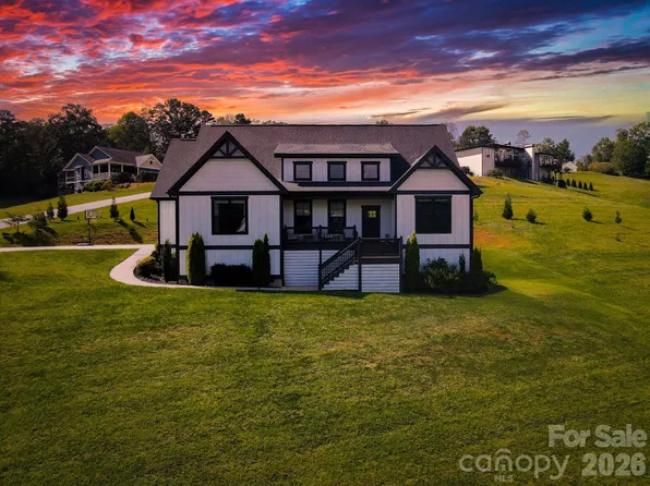 153 Israel Rd, Leicester, NC 28748