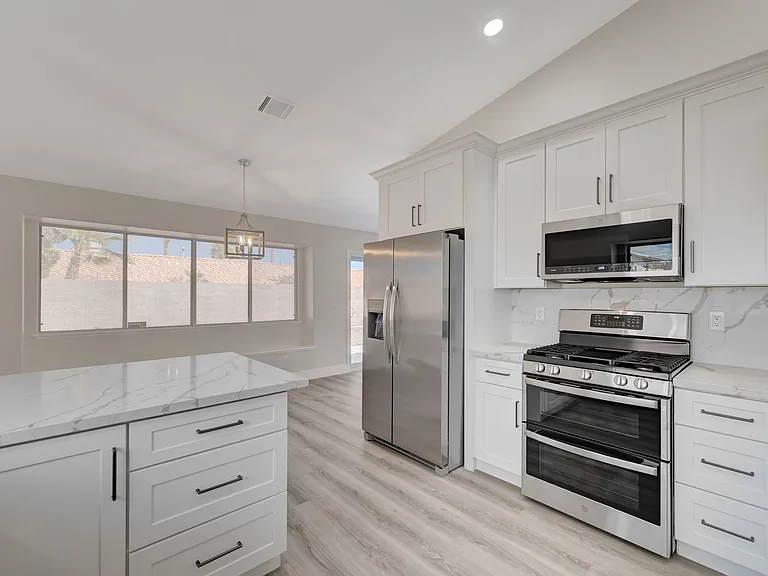 3120 Siena Cir — Photo 18