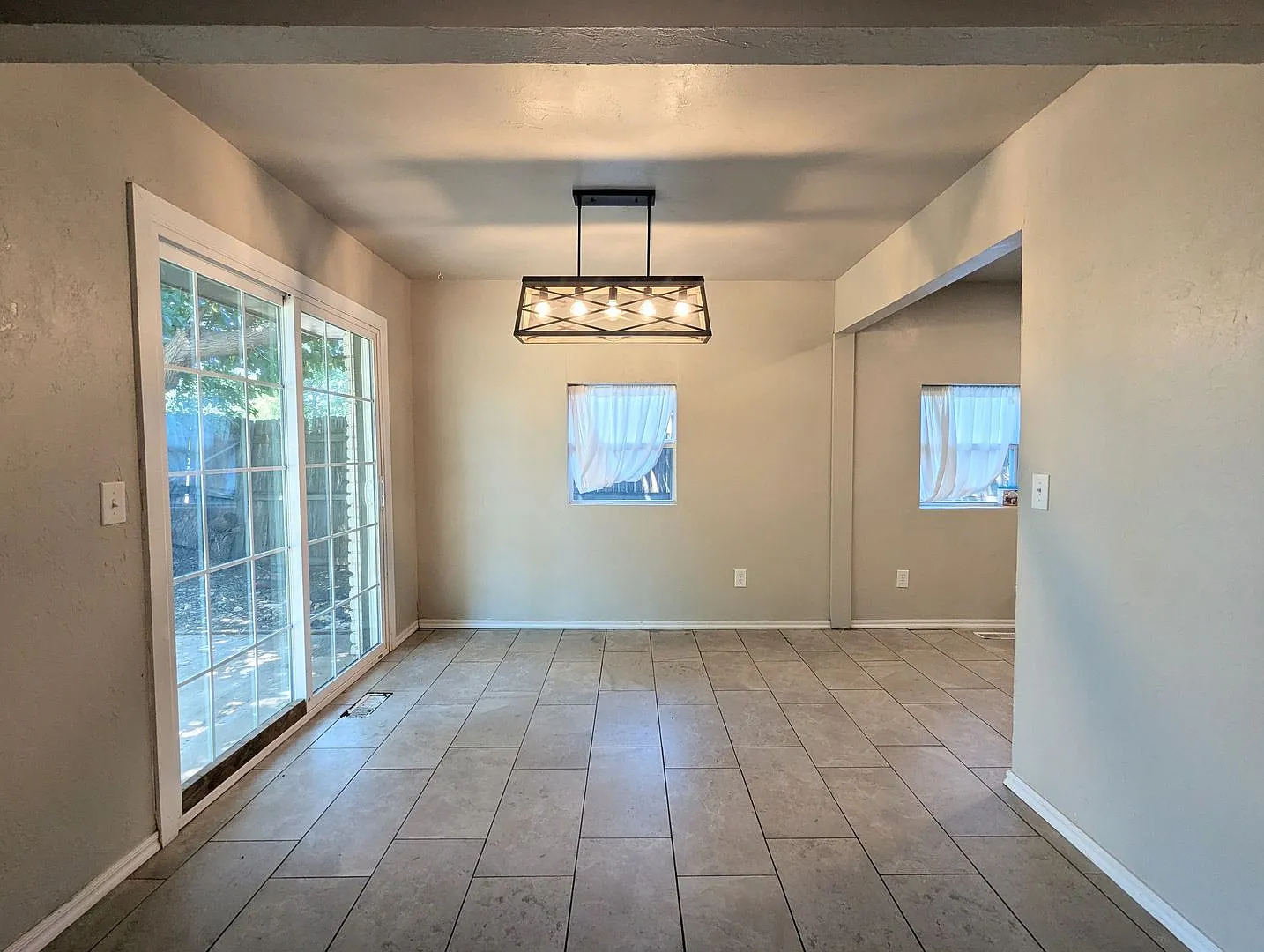Charming OKC Home | 3 Bedrooms, 2-Car Garage & Spacious Fenced Backyard! — Photo 4