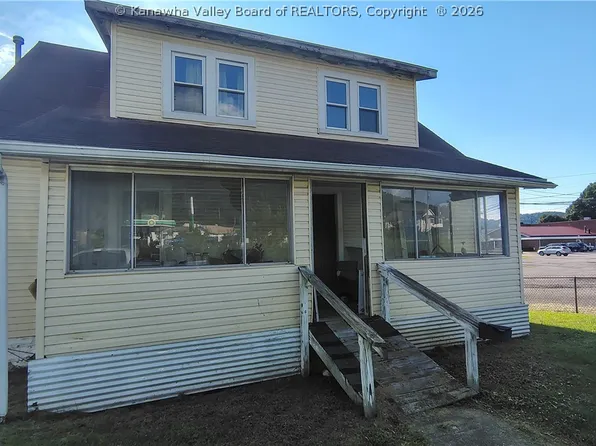 14 Layne Ave, Nitro, WV 25143