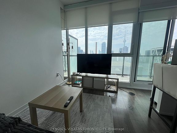 5th image of 426 University Ave #3705