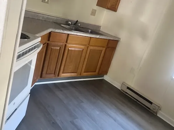 1100 Perkiomen Ave APT 4, Reading, PA 19602