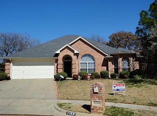 3108 Wildflower Ct, Bedford, TX 76021