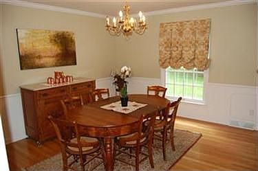 3rd image of 6311 Elmcrest Dr