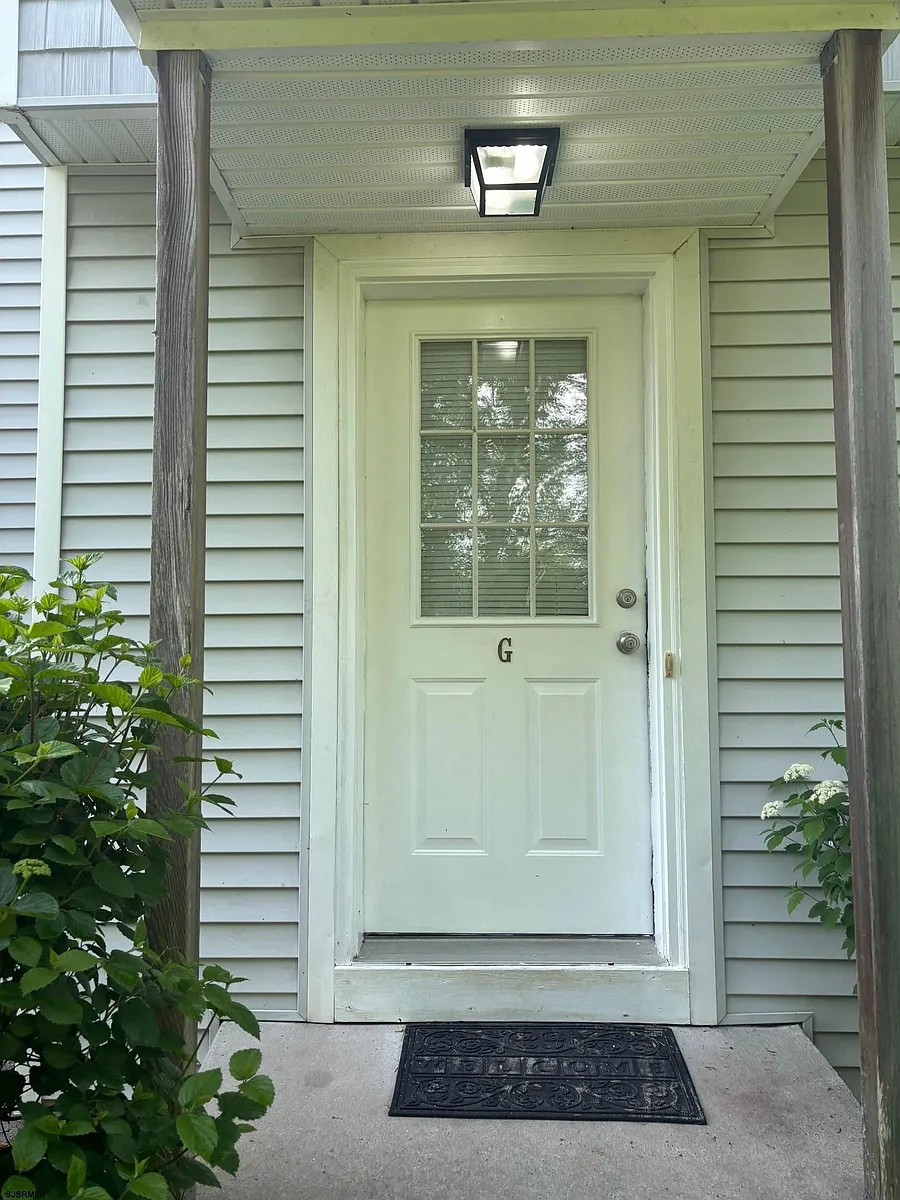 Building Photo - 27 Oyster Bay Rd #G