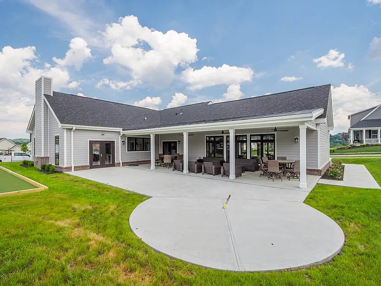 409 Spruce Ln — Photo 42
