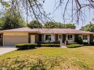 1910 Timberview Dr NE, Grand Rapids, MI 49525