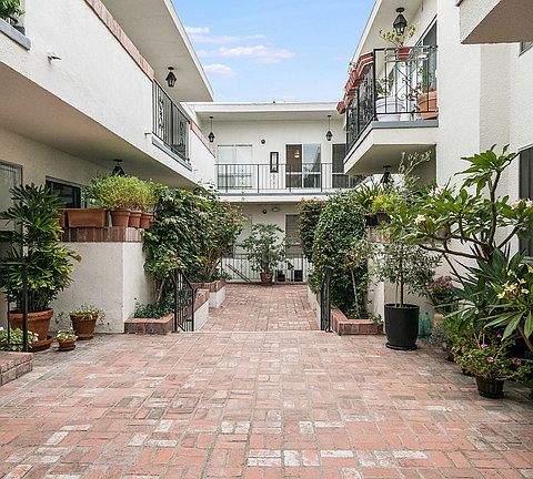 4th image of 922 14th St APT 210
