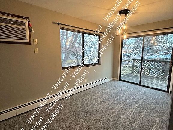 5th image of 215 N Lincoln St #7