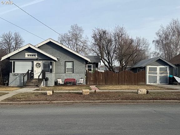 2nd image of 2330 Campbell St