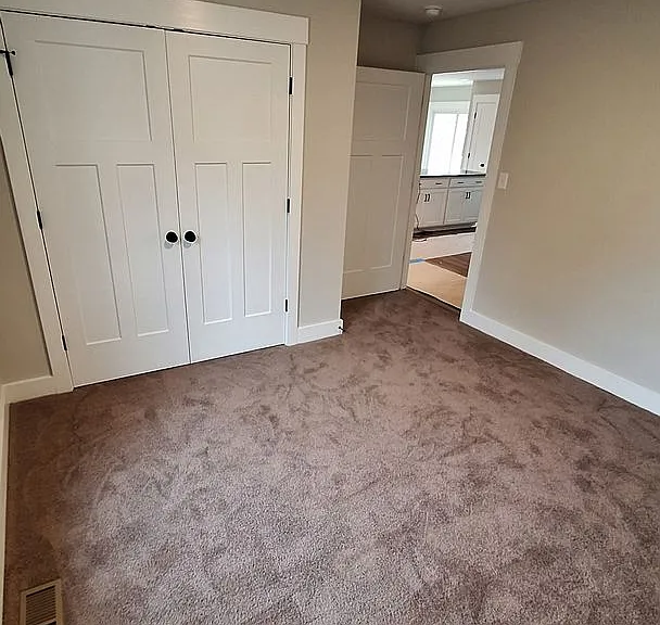325 Yorktown Dr — Photo 14