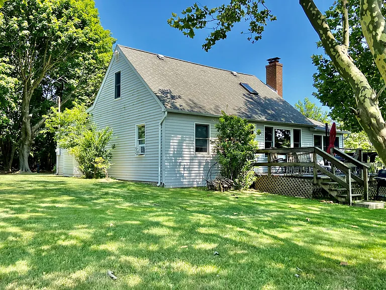 1875 Bayview Ave — Photo 7