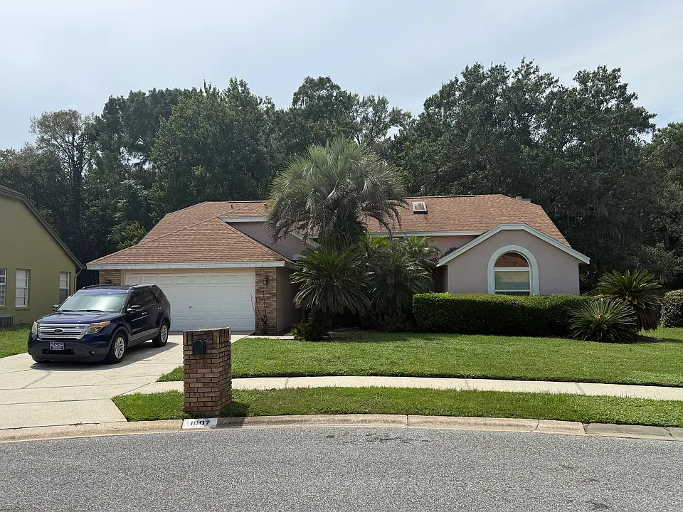 1007 N Magee Creek Ct
