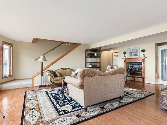 4th image of 565 Seaside Dr