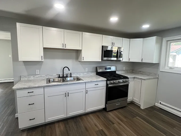 52 Hickory St — Photo 8