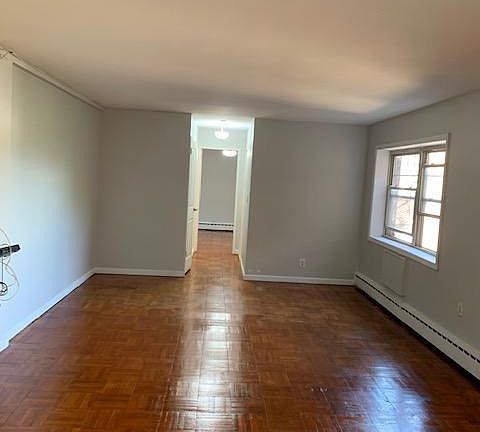 4th image of 39-47 Duncan Ave #5D