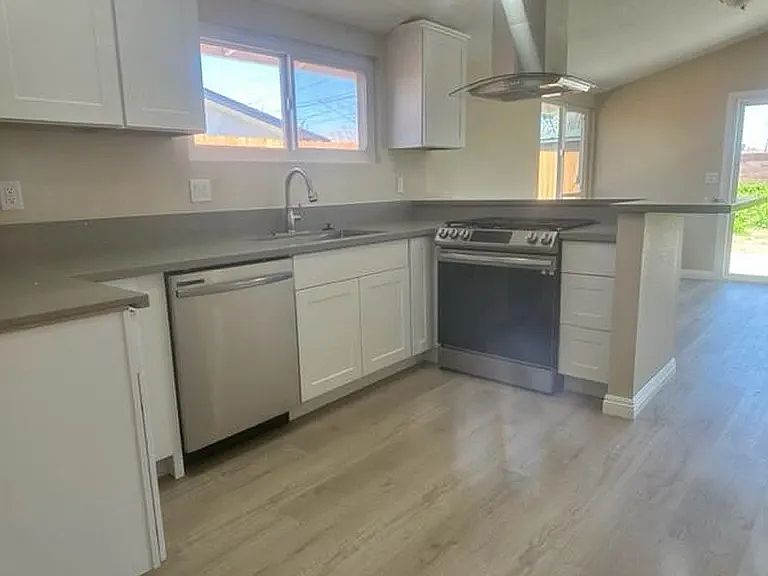 1st image of 38714 Lilacview Ave