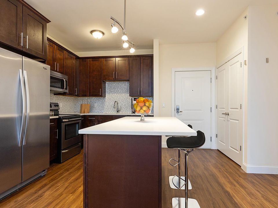 1st image of 297 Palisade Ave APT 203