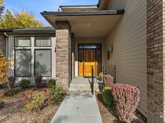 4th image of 8550 W Brookview Dr