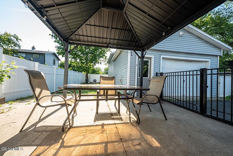 5th image of 2872 Guilderland Avenue