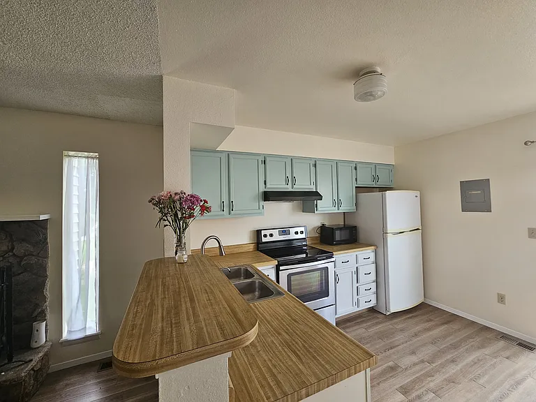 7628 Lexington Manor Dr — Photo 7