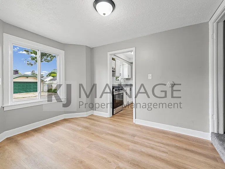 405 W Garfield Ave — Photo 9