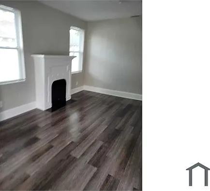 1438 W 15th St — Photo 11