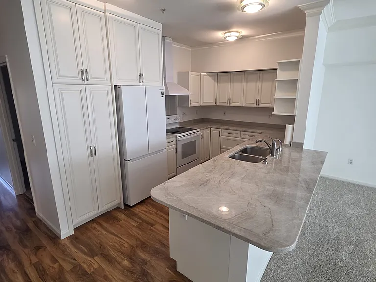 6125 NE 175th St #M102 — Photo 18