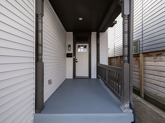 3rd image of 1117 Woodlawn Ave