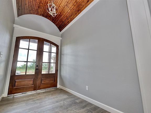 4th image of 252 Heritage Way