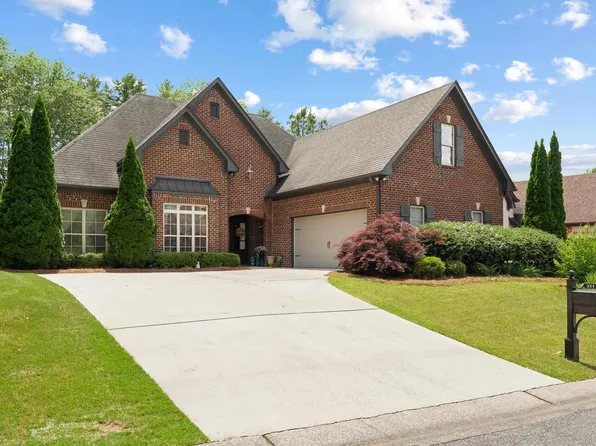 211 Kenniston Dale, Pelham, AL 35124
