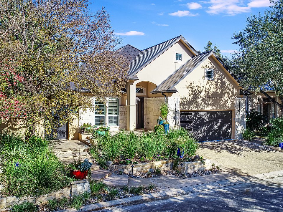 1st image of 8 Worthsham Dr