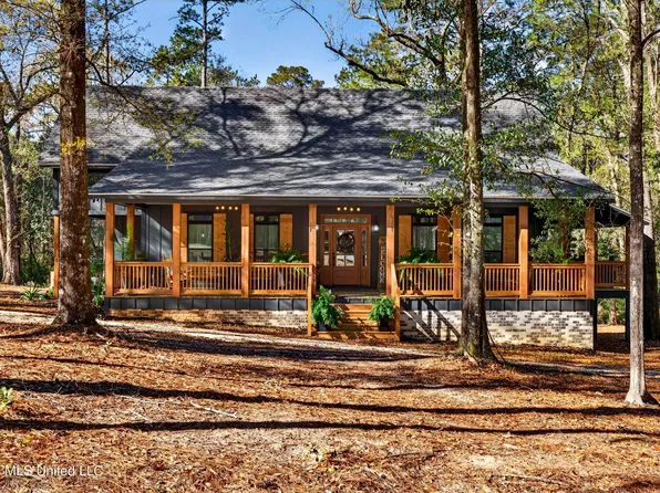 445 Live Oak Dr, Lucedale, MS 39452