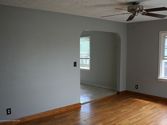 4th image of 1121 E Mount Hope Ave