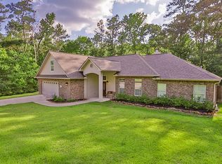 2505 W Green Briar Dr, Huntsville, TX 77340