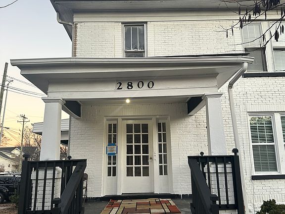 3rd image of 2800 Belmont Blvd #B