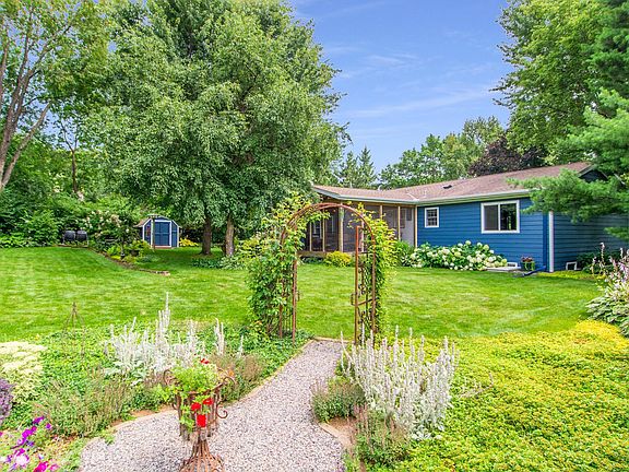 4th image of 23403 Agate Lake Rd