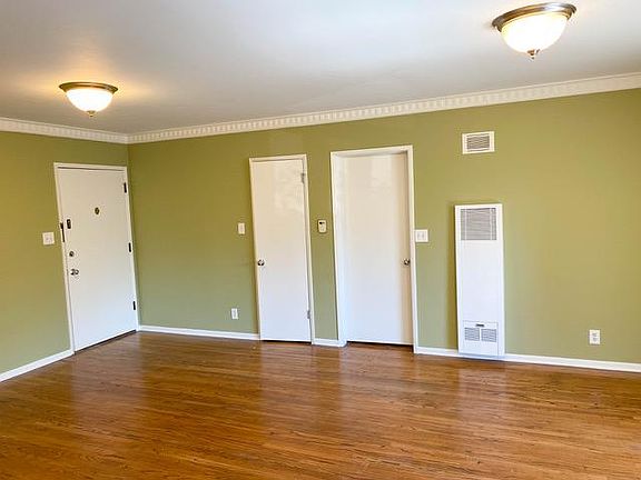 3rd image of 1544 Canyon Dr #2