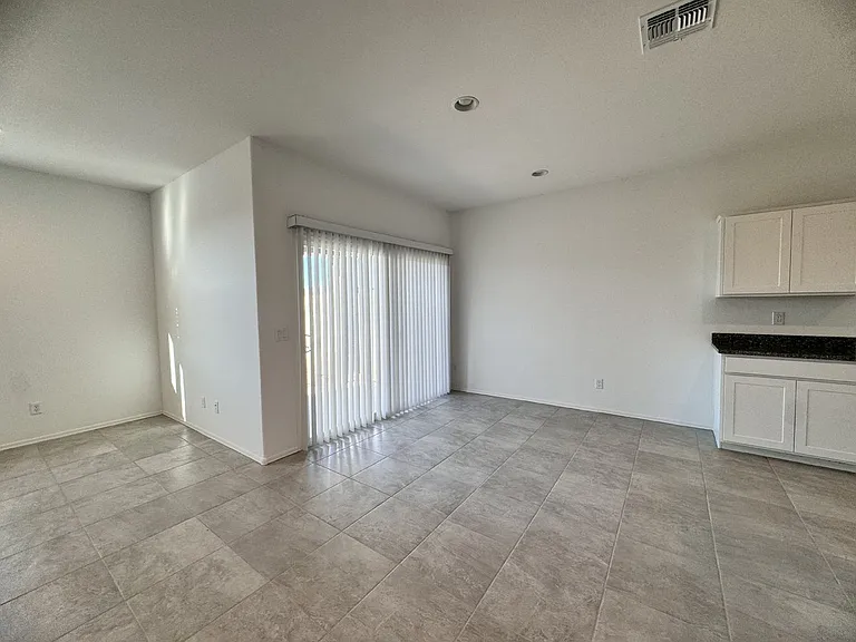1137 W Chimes Tower Dr — Photo 10