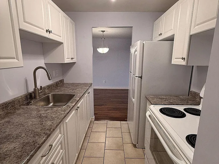 358 Queen Mary Rd #611 — Photo 5