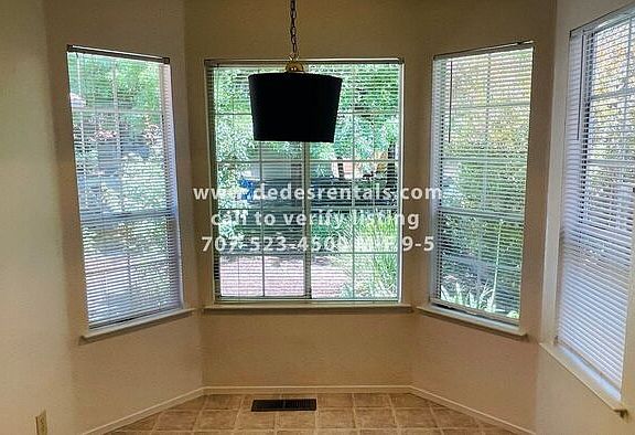 2nd image of 216 La Quinta Dr