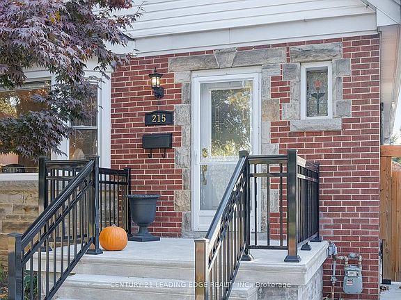 3rd image of 215 Wexford Ave S