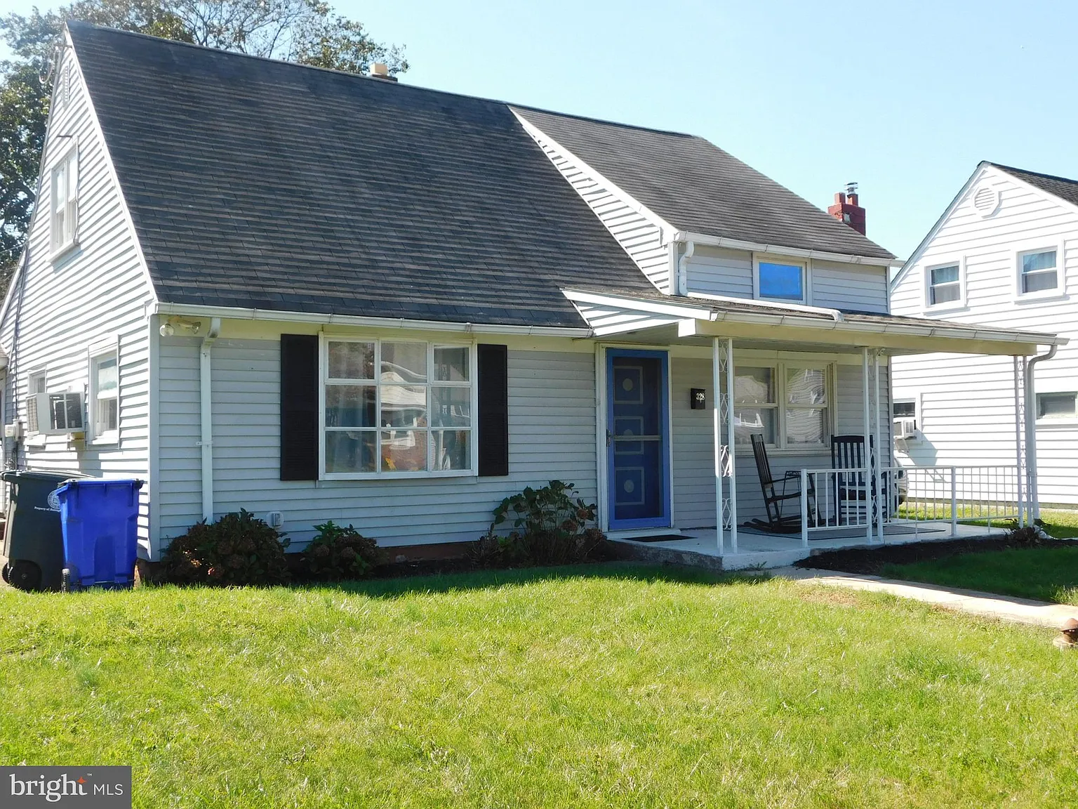 328 W Beech St photo 1