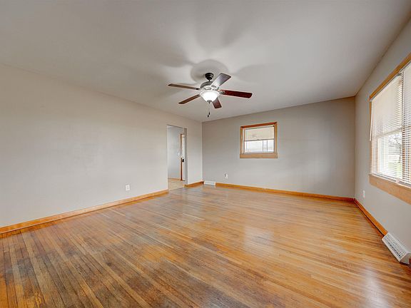3rd image of 4562 W County Road 400 N