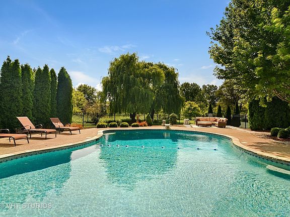 4th image of 5569 Brookbank Ln