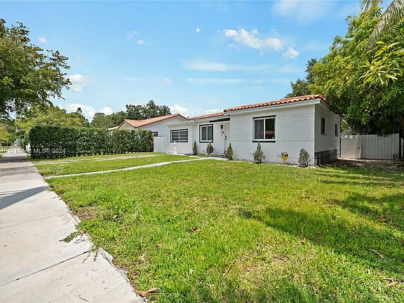 5th image of 551 Lee Dr