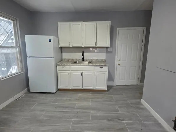 156 Poplar St #A-l, New Haven, CT 06513