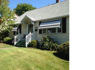 15 Rochdale Ter, West Haven, CT 06516